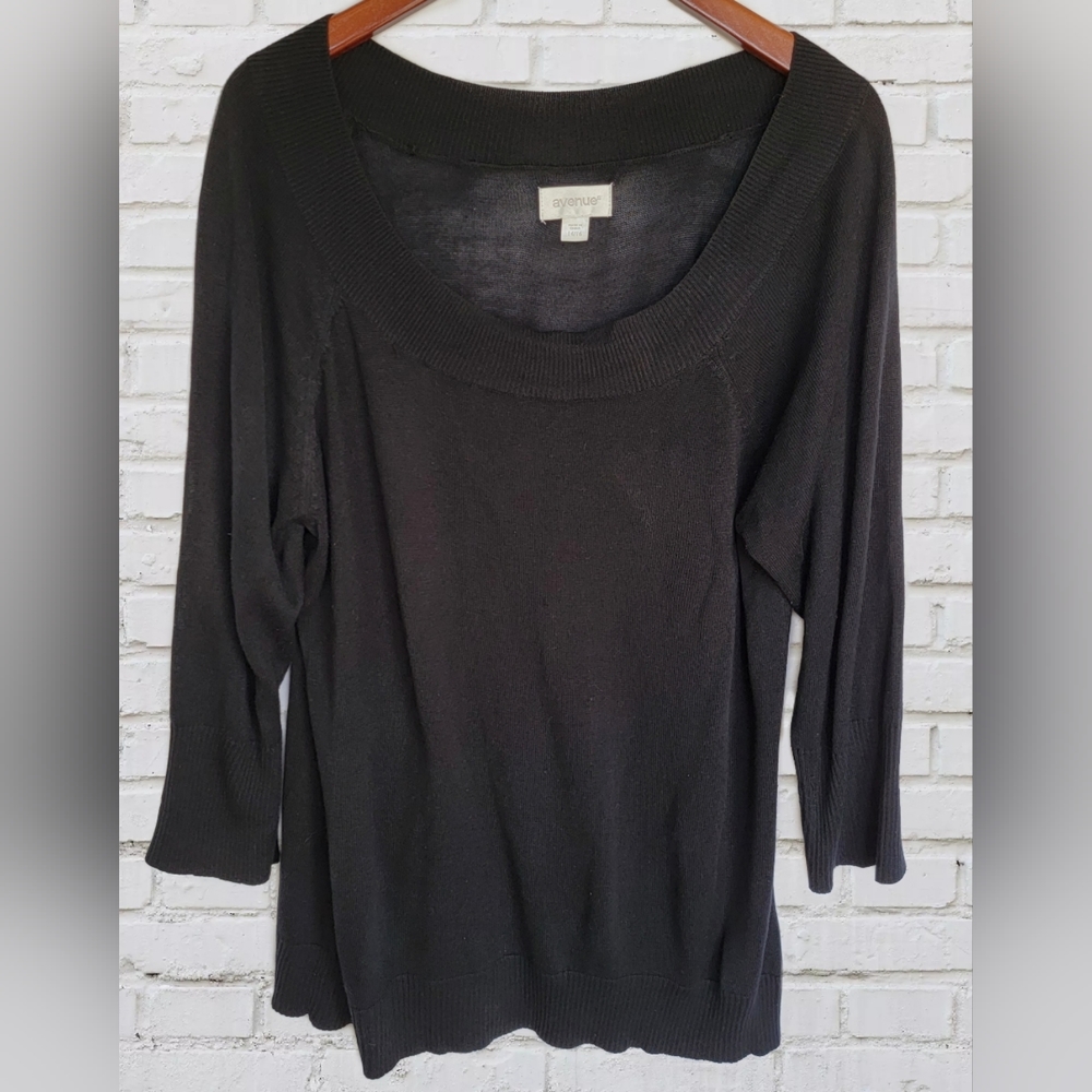 Avenue Black Sweater Size 14/16